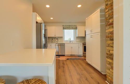 Macatawa Casa | Holland Getaway ~ 1/2 Mi to Ottawa Beach!