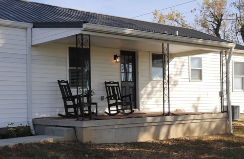 Williamstown Casa | Holland Hideaway, Newly remodeled, less than 5 miles from The Ark Encounter