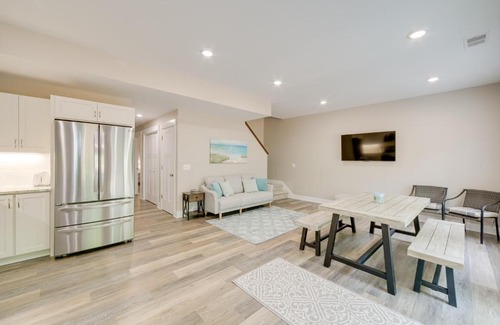 Holland Casa | Holland Home with Fire Pit Walk to Lake Michigan!