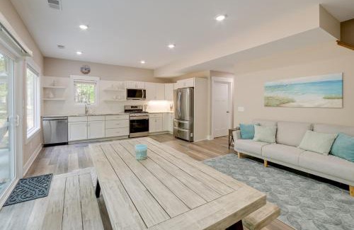 Holland Casa | Holland Home with Fire Pit Walk to Lake Michigan!