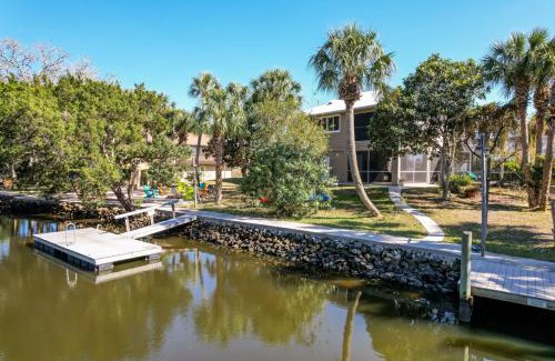 Woods N Waters Casa | Holland Huis in Crystal River Canal Home w Pool on Fort Island Trail