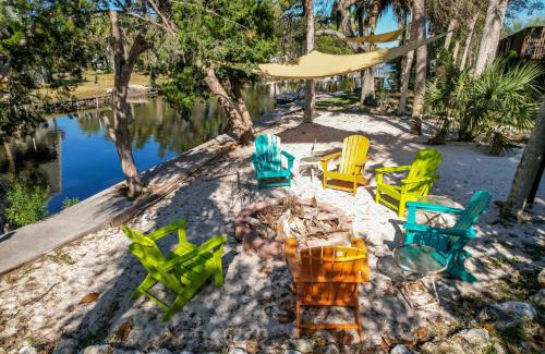 Woods N Waters Casa | Holland Huis in Crystal River Canal Home w Pool on Fort Island Trail