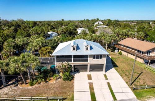 Woods N Waters Casa | Holland Huis in Crystal River Canal Home w Pool on Fort Island Trail