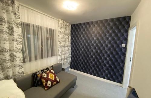 Walsall Casa | Hollemeadow