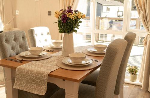 Ryther Cabina | Hollicarrs - Cherry Blossom Lodge