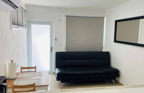 Yabucoa Apartamento | Holly Bunker