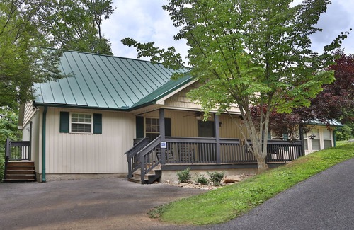 Pigeon Forge Chalet De Esquí | Holly Grove 1 - Three Bedroom Chalet