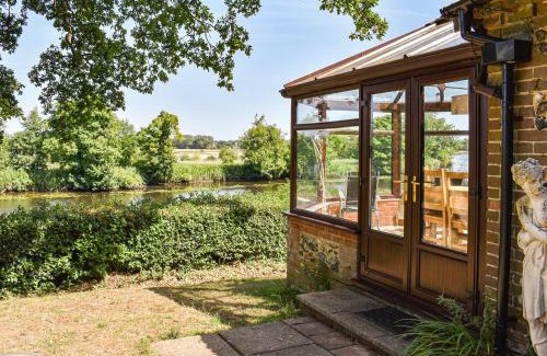 Bramerton Casa | Holly Lodge