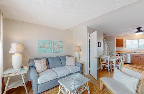 Caine Woods Casa | Holly Point B5