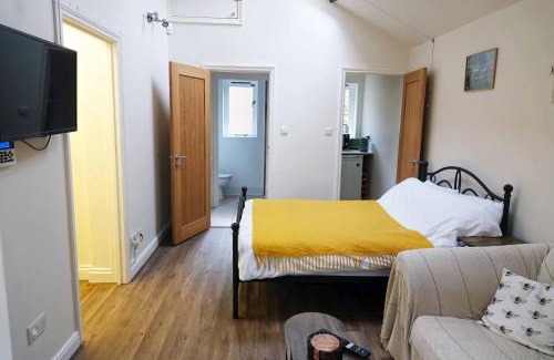 Milton Keynes Casa | Holly Tree Hideaway