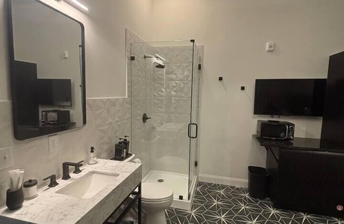 Downtown Louisville Apartamento | Hollyhock Suite 509: 1 bed/1 bath