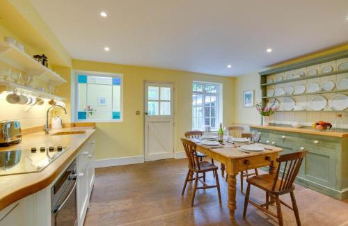 Walberswick Casa | Hollyhocks