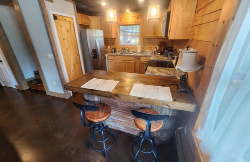 Heber Springs Cabina | Hollyn's House: 2 BR, 1 BA in Heber Springs, Sleeps 4