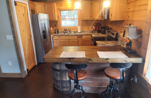 Heber Springs Cabina | Hollyn's House: 2 BR, 1 BA in Heber Springs, Sleeps 4