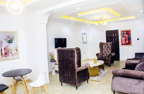 Alimosho Apartamento | Hollysee Hotel and Suites