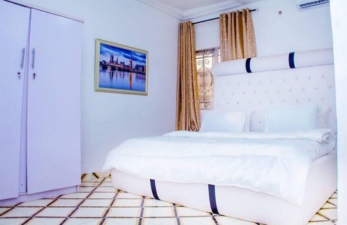 Alimosho Apartamento | Hollysee Hotel and Suites