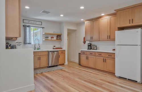 Valley Glen Casa | Hollywood Dream REMODELED Pool Home 5 Bedrooms