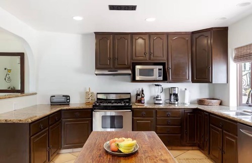 Hollywood Hills Villa | Hollywood Hills Designer Villa/Duplex with Authentic Charm