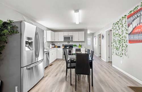 Covington Casa | Hollywood of the south 3bed 2bath, Short walk to the square