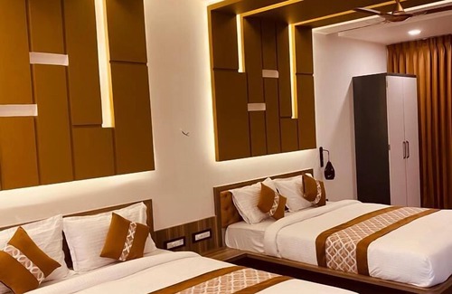 Panchgani Hotel | Hollywood Palace Resort