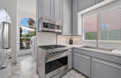 Palm Desert Complejo | Estilo Hollywood Regency con impresionantes vistas