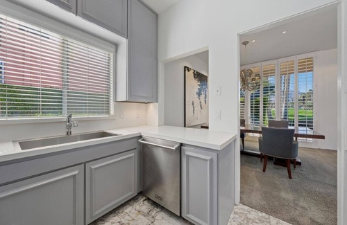 Palm Desert Complejo | Estilo Hollywood Regency con impresionantes vistas