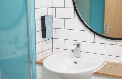 Wakefield Hotel | Holmfield Arms