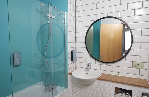 Wakefield Hotel | Holmfield Arms