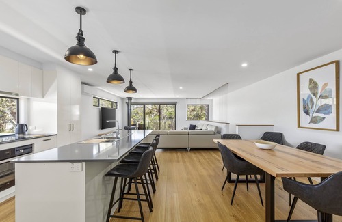 Anglesea Casa | Holmly 2 - Premium Position, Walk to Everything!
