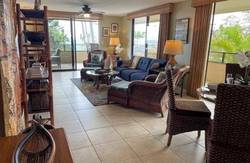 Kailua-Kona Casa | Holualoa Bay Villas 207 by Casago Kona - Huge Wraparound Deck to Enjoy