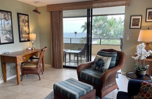 Kailua-Kona Casa | Holualoa Bay Villas 207 by Casago Kona - Huge Wraparound Deck to Enjoy