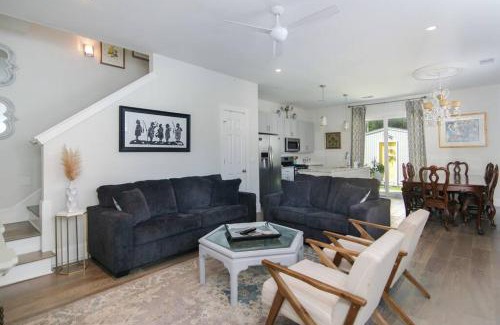 Mount Pleasant Casa | Holy City Charm - Mins to Dtwn - Beach Shem Creek