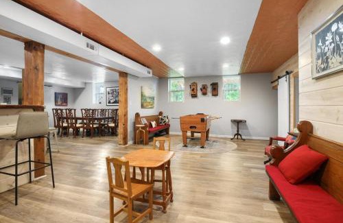 Sturgeon Bay Casa | Holy Smokes, what a stay! Spacious church convert