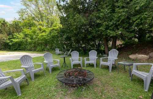 Sturgeon Bay Casa | Holy Smokes, what a stay! Spacious church convert