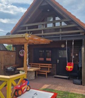 Mechelsdorf Apartamento | Holz-Ferienhaus Mechelsdorf, nahe Ostseebad Kühlungsborn
