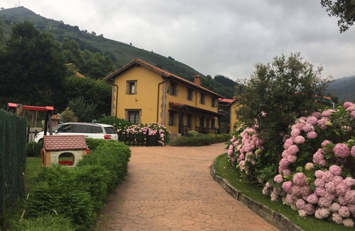 Celis Cabaña | CASA 1 En la montaña y cerca de la playa