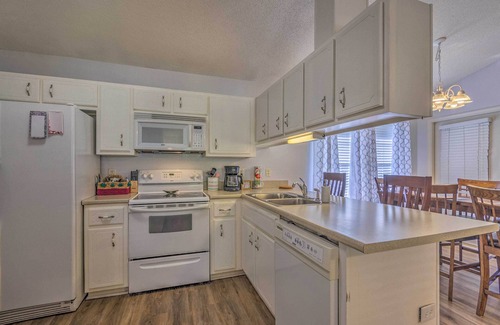 North Northwest Pensacola Casa | Home 10 Mi to Downtown Pensacola: Pets Welcome!