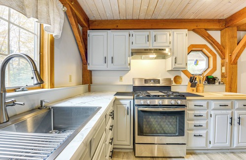 Whitingham Casa | Home 15 Mi to Berkshire East & Mount Snow!