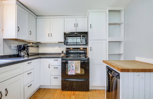 Stratton Casa | Home 2 Mi to Mt Snow: Ski, Fish & Hike!