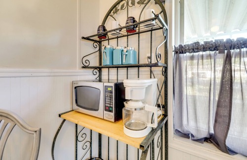 Litchfield Casa | Home < 3 Mi to Rte 66 & Lake Lou Yaeger!