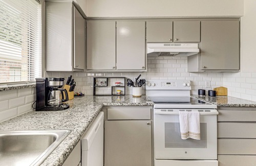 West Arlington Casa | Home 4 Mi to AT&T Stadium: Bring Your Pets!