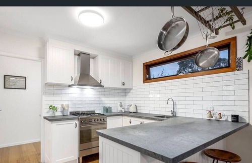 St Leonards Casa | Home 400m from the beach!