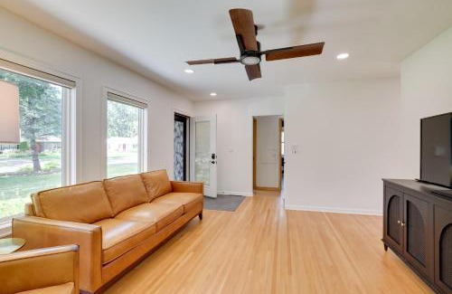 Golden Valley Casa | Home 8 Mi to Dtwn Minneapolis! Pet-Friendly Yard