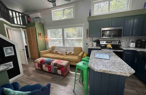 Mentone Casa | Home Above Waterfall - Whimsical Waterfall Cottage