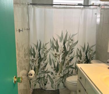 Levittown Casa | Home Aire Familiar
