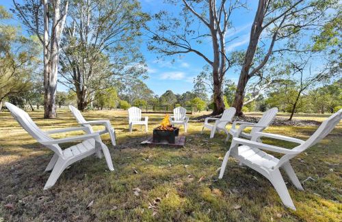 Lovedale Casa | Home Among the Gum Trees - Lovedale. Central to wineries and wedding venues