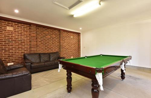 Lovedale Casa | Home Among the Gum Trees - Lovedale. Central to wineries and wedding venues
