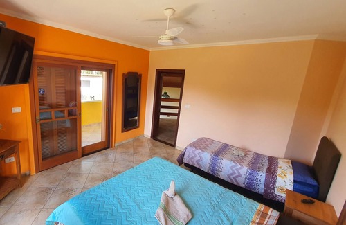 Caiocara Casa | En el centro de la ciudad. Condominio con piscina y naturaleza