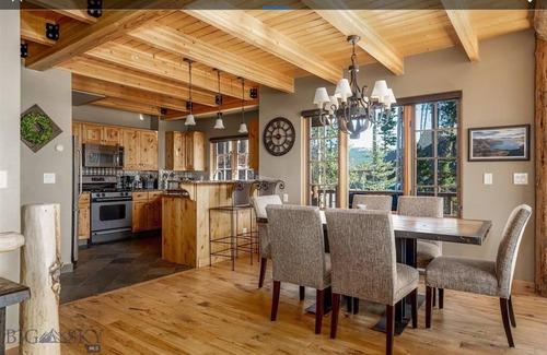 Big Sky Chalet De Esquí | Home at Big Sky Moonlight area. Walking distance to ski runs and hiking trails