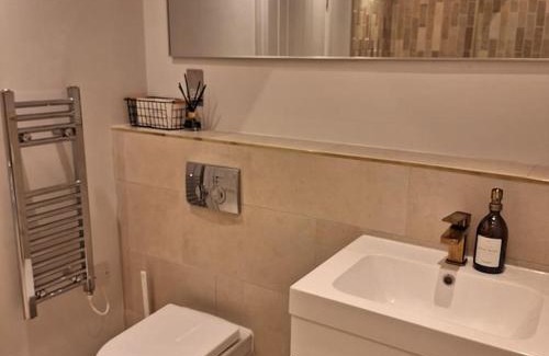 Reading Apartamento | Home at Highgrove - Private Garden & Parking
